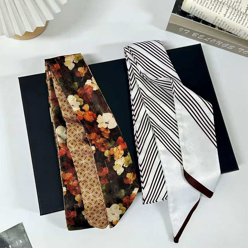 Lenço de Seda Fino com Estampa - Women Bags Polene avaliação e preço